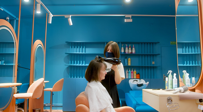 آموزش بهداشت حرفه‌ای به کارکنان سالن آرایش