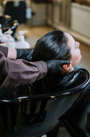 سرشور از ۱۰ ابزار ضروری راه اندازی سالن آرایشی