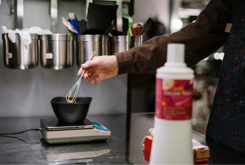 آموزش آرایشگری و راهنمای خرید تجهیزات سالن زیبایی