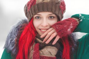 مراقبت از موهای رنگ‌شده در زمستان با حفظ درخشندگی و سلامت ساقه‌ها