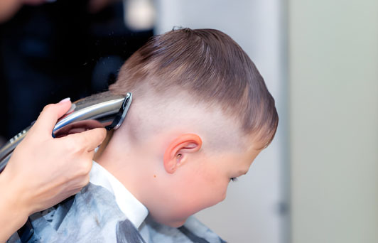 کوتاه کردن با ماشین اصلاح و قیچی