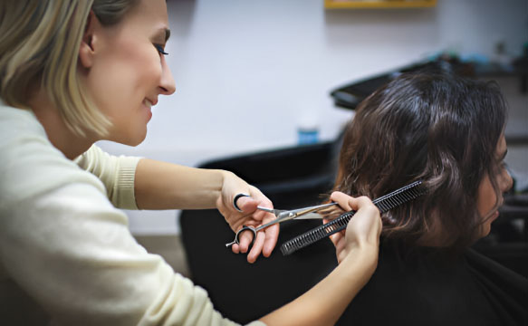 قیچی پیتاژ دندانه‌دار برای کاهش حجم و فرم‌دهی مو