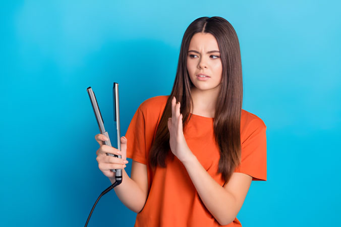 موهای خشک و آسیب‌دیده ناشی از اشتباهات رایج اتو مو