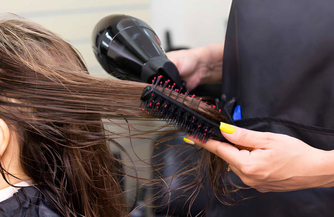 درست سشوار کشیدن بدون آسیب رساندن به مو