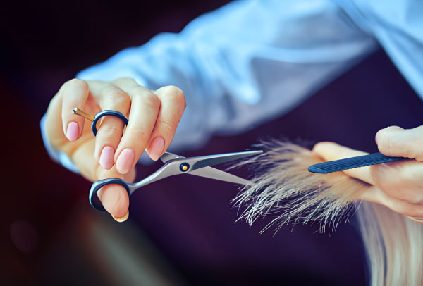 تمیز کردن و روغن‌کاری قیچی آرایشگاهی برای افزایش عمر و عملکرد بهتر