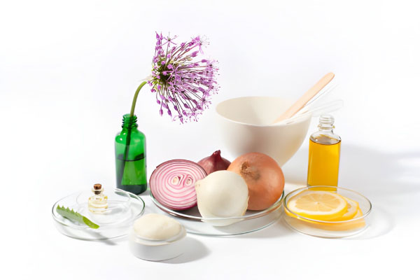 آب پیاز درمان خانگی مؤثر برای جلوگیری از ریزش مو و تحریک رشد مو