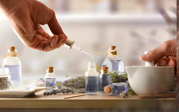 روغن جوجوبا برای رطوبت رسانی و کاهش خشکی پوست سر و وز مو