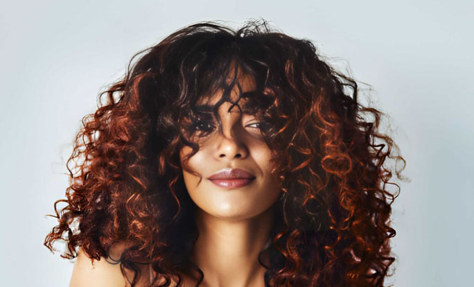 شامپو مخصوص موهای رنگ‌شده برای افزایش ماندگاری رنگ مو
